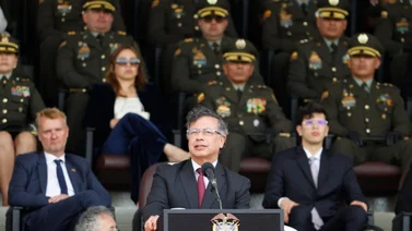 A punta de misiles: Petro denuncia que el ELN lo quiere tumbar a bordo del avión presidencial