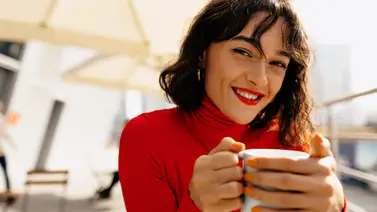 ¿Qué alarga más la vida, tomar té o café? ¡Aquí te lo contamos! ¿Qué alarga más la vida, tomar té o café? ¡Aquí te lo contamos!