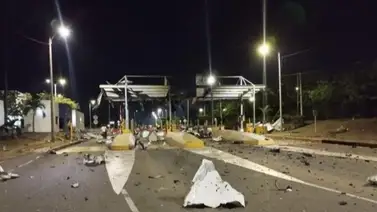 Ataque con explosivos destruye peaje en la frontera con Colombia: Seis personas heridas Ataque con explosivos destruye peaje en la frontera con Colombia: Seis personas heridas