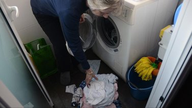 Cómo ahorrar hasta 40% en la factura de electricidad si cambias la hora para usar la lavadora 