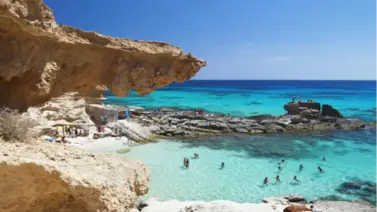 Paraísos playeros escondidos de España con menos turistas Paraísos playeros escondidos de España con menos turistas