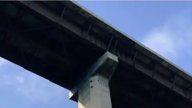 Autopista Caracas-La Guaira: Hombre cae al vacío desde el primer viaducto este 21 de febrero Autopista Caracas-La Guaira: Hombre cae al vacío desde el primer viaducto este 21 de febrero