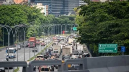 Reportan arrollamiento en la autopista Cacique Guaicaipuro: Hay dos heridos