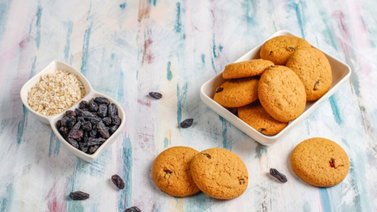 Elabora unas deliciosas galletas de avena y pasas con pocos ingredientes