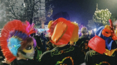 Shakira disfruta de los carnavales en Barranquilla: Logra camuflajearse junto a sus hijos durante la Guacherna