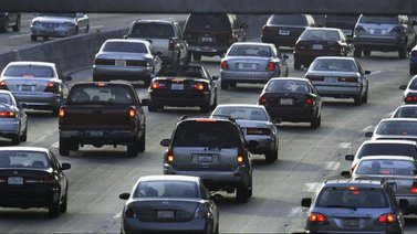 Departamento de Vehículos Motorizados de California dispone de cursos para solicitantes de licencias 