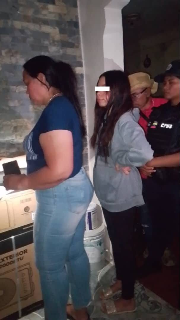 Detienen a Ashley Ways, tiktoker que se burló por la muerte de una paciente con cáncer: Fotos