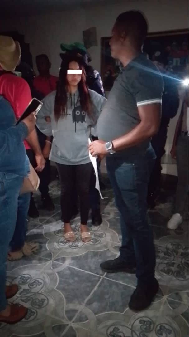 Detienen a Ashley Ways, tiktoker que se burló por la muerte de una paciente con cáncer: Fotos