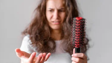 Conoce cuál es el aceite natural que previene la caída del cabello