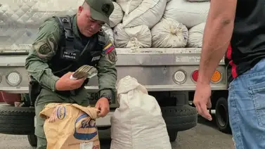 Ocultaban 64 mil dólares en sacos de abono: GNB apresa a dos hombres en punto de control  Ocultaban 64 mil dólares en sacos de abono: GNB apresa a dos hombres en punto de control