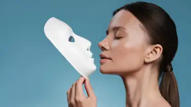 Hielo facial: el secreto milenario para una piel de porcelana Hielo facial: el secreto milenario para una piel de porcelana