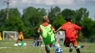 Polémica en España: proponen restringir el fútbol en patios escolares Polémica en España: proponen restringir el fútbol en patios escolares