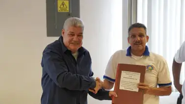 Ejecutivo acompaña la firma de la contratación colectiva de esta importante empresa de alimentos Ejecutivo acompaña la firma de la contratación colectiva de esta importante empresa de alimentos