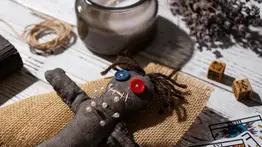 Hombre forzaba a su novia a prostituirse para poder comprar drogas: amenazaba a su víctima con hacerle un ritual vudú