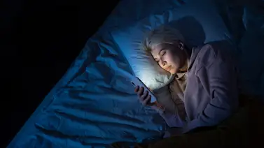 Bomba silenciosa: descubre cuál es el hábito nocturno que pone en riesgo el descanso Bomba silenciosa: descubre cuál es el hábito nocturno que pone en riesgo el descanso