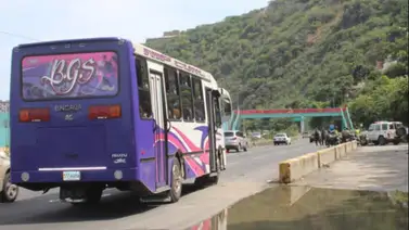 En video: vea el procedimiento aplicado contra chófer y colector de la ruta Caracas - La Guaira por subir el pasaje En video: vea el procedimiento aplicado contra chófer y colector de la ruta Caracas - La Guaira por subir el pasaje