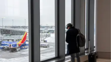 Más de 3.500 vuelos cancelados por la tormenta de nieve en EEUU: qué hacer si cancelan tu vuelo Más de 3.500 vuelos cancelados por la tormenta de nieve en EEUU: qué hacer si cancelan tu vuelo