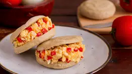 Ni fritas ni al vapor: esta es la receta para convertir las papas en arepas saludables 