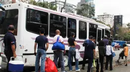 Caraqueños van a Higuerote y Río Chico con transporte público: conozca las tarifas de pasajes