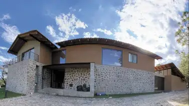 Así es por dentro el refugio de El Mencho: altares y tratamiento renal para el líder del CJNG Así es por dentro el refugio de El Mencho: altares y tratamiento renal para el líder del CJNG