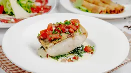 Aprende a cocinar la merluza congelada: queda igual de jugosa como si la pescaras tú misma