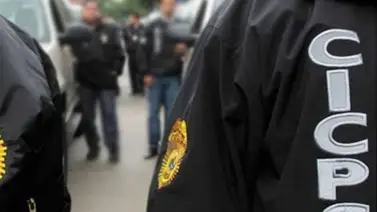 Cicpc desarticula banda que portaba uniformes del SENIAT en Caracas: les incautaron $385 mil en efectivo Cicpc desarticula banda que portaba uniformes del SENIAT en Caracas: les incautaron $385 mil en efectivo