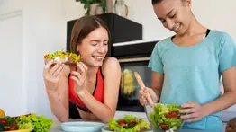 Sí puedes ser feliz mientras adelgazas: experta revela el método milagroso para conservar el buen humor en medio de un régimen alimenticio