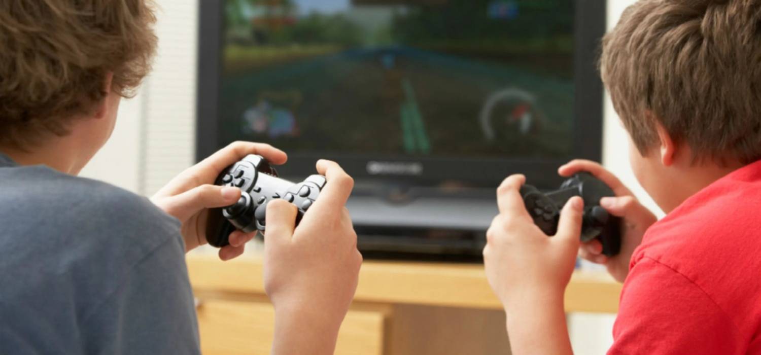 Aficionados a los videojuegos: Las nuevas directrices de la OMS para proteger la audición de los gamers
