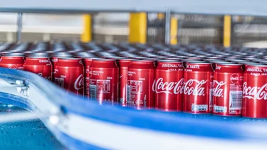 La estrategia de Coca Cola para enfrentar los aranceles de Trump al aluminio: ¿No más latas? 