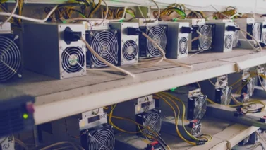 Lo detienen por producción ilegal de criptomonedas: GNB incauta 25 máquinas de minería de Bitcoin