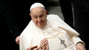 El Vaticano difunde audio del Papa Francisco desde el hospital: agradece las oraciones por su salud