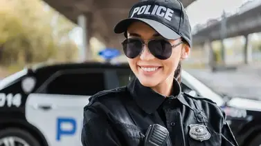 En video: La policía Melissa Mercado de Nueva York muestra sus dotes de baile en barra En video: La policía Melissa Mercado de Nueva York muestra sus dotes de baile en barra