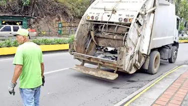 Mototaxista muere tras ser arrollado por camión del aseo: Identifican a la víctima Mototaxista muere tras ser arrollado por camión del aseo: Identifican a la víctima