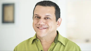Emilio Lovera junto a otros comediantes venezolanos invitan al espectáculo "Por amor a Norah" en Chacao