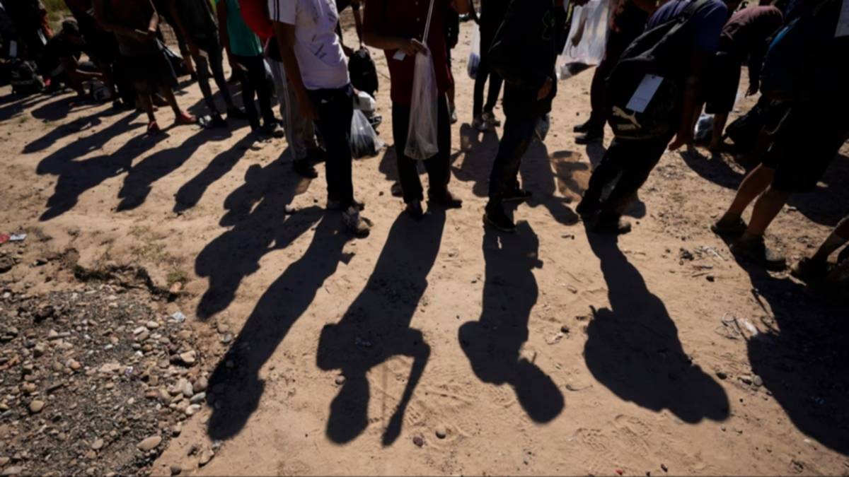 Centros de detención de migrantes en USA están al límite: este grupo de detenidos comienza a ser liberados