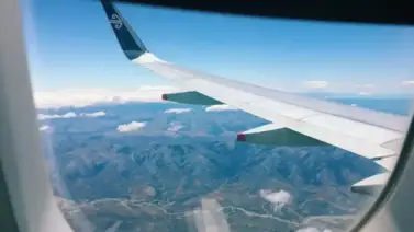 En video: Mujer intenta prender fuego durante un vuelo En video: Mujer intenta prender fuego durante un vuelo