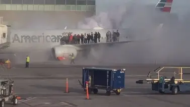 Avión de American Airlines se prende en llamas: aterrizó en el aeropuerto Internacional de Denver Avión de American Airlines se prende en llamas: aterrizó en el aeropuerto Internacional de Denver