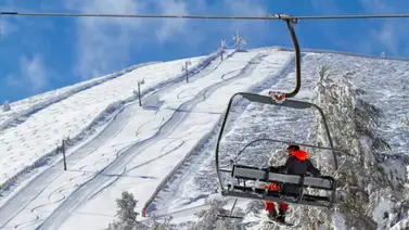 En video: Esquiadores rescatan a un niño que colgaba del telesilla en Valdesquí En video: Esquiadores rescatan a un niño que colgaba del telesilla en Valdesquí