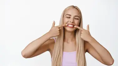 Blanquea tus dientes con esta fórmula natural que puedes preparar en casa Blanquea tus dientes con esta fórmula natural que puedes preparar en casa