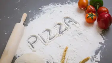 Exquisita pizza express con solo dos ingredientes  Exquisita pizza express con solo dos ingredientes