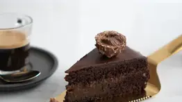 Guía rápida para preparar una torta fría de chocolate en casa y con ingredientes económicos
