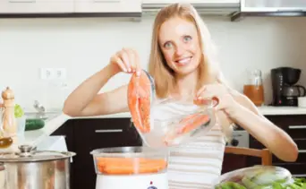 ¿Por qué cocinar en casa es un desafío para el olfato? Cocina pescado sin dejar residuos aromáticos