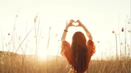 El camino hacia el amor propio: estrategias psicológicas para fortalecer la confianza femenina