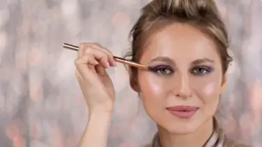 El arte de delinear la mirada: cómo adaptar el uso del eyeliner según el paso de las décadas El arte de delinear la mirada: cómo adaptar el uso del eyeliner según el paso de las décadas