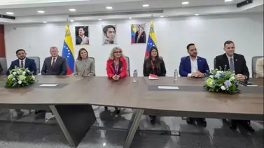 Ejecutivo suscribe acuerdo con aseguradoras: asignarán cirugías en clínicas a través de VenApp Ejecutivo suscribe acuerdo con aseguradoras: asignarán cirugías en clínicas a través de VenApp