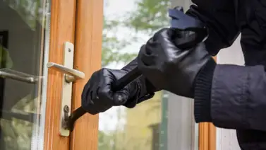 Madre relata los momentos de terror que vivió durante un robo en su vivienda: acusa a un venezolano Madre relata los momentos de terror que vivió durante un robo en su vivienda: acusa a un venezolano