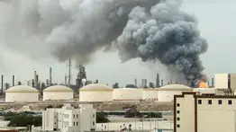 Ataque iraní en Baréin: 32 heridos tras incendio masivo en refinería