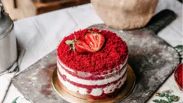 Los cupcakes red velvet son virales en la repostería moderna: descubre los pasos para un resultado profesional en casa