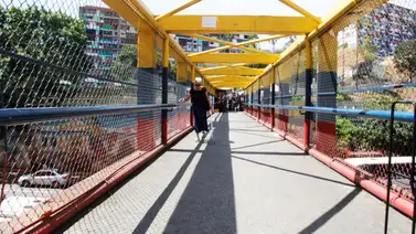 Trampas de altura: pasarelas en la capital se convierten en monumentos de inseguridad Trampas de altura: pasarelas en la capital se convierten en monumentos de inseguridad