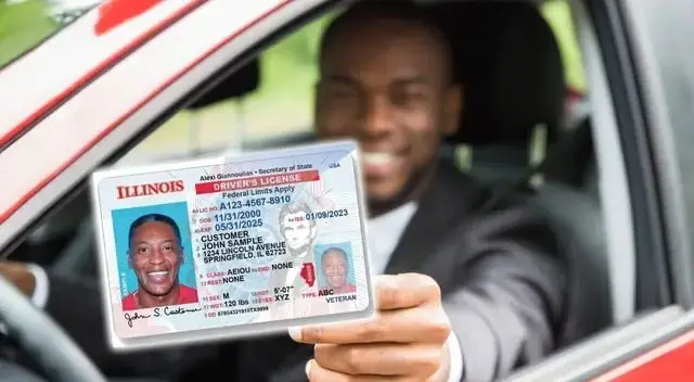 Costo de licencia para migrantes: tres estados de EEUU exhiben gran diferencia